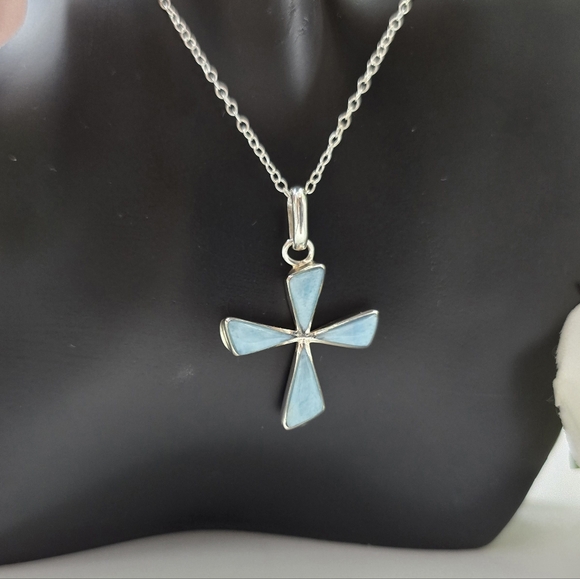 PRECIOUS CROSS NECKLACE - Picture 3 of 5